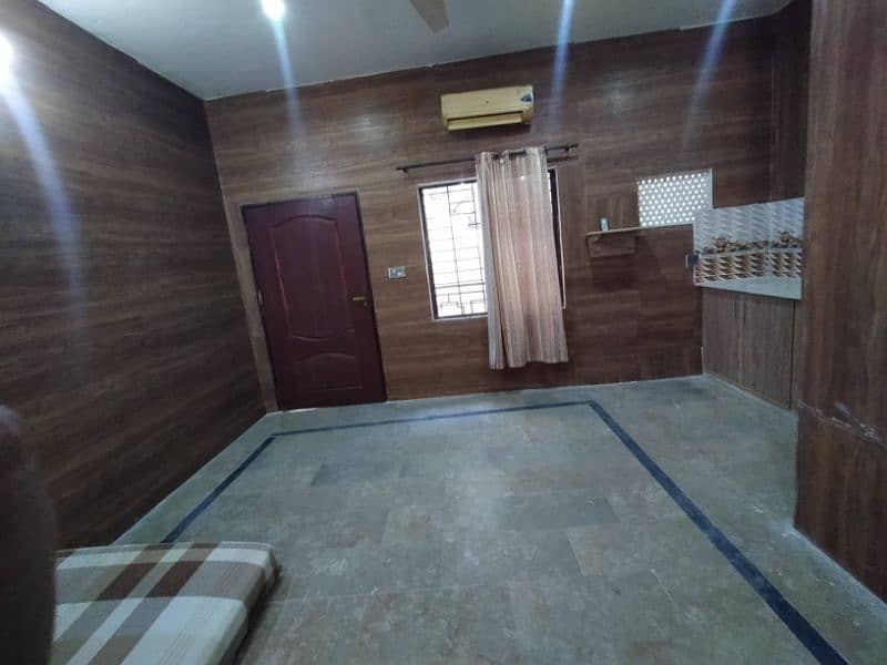 Studio Flats Available For Rent In Muslim Town | Prime Location 9