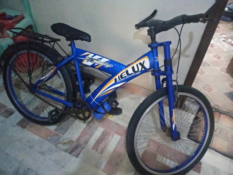 HELUX SPORTS IMPORTED BICYCLE SIZE 26 1