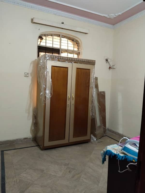 10 Marla Lower Portion Available For Rent In Raza Block Allama Iqbal Town Lahore 11