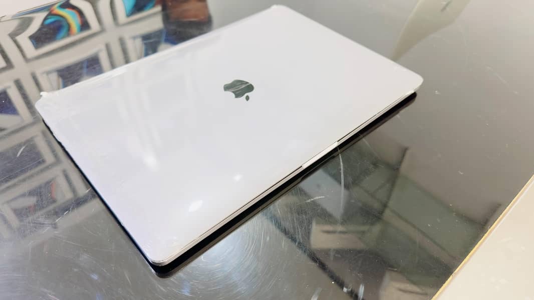 Apple MacBook Pro 2019 15'' with Box (32gb/512gb) 12