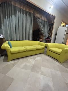5 seater sofa set 10/9 condition. urgent sale