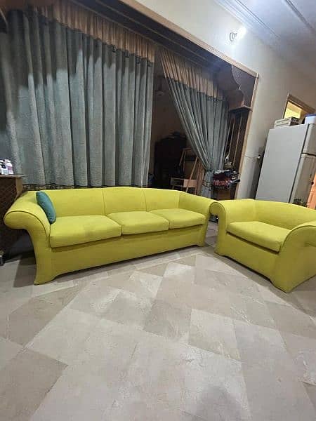 5 seater sofa set 10/9 condition. urgent sale 0