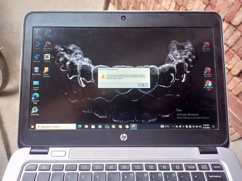 HP laptop, core i5 ,6 generation ,G3, ssd 250\8 ,14 inch display 3