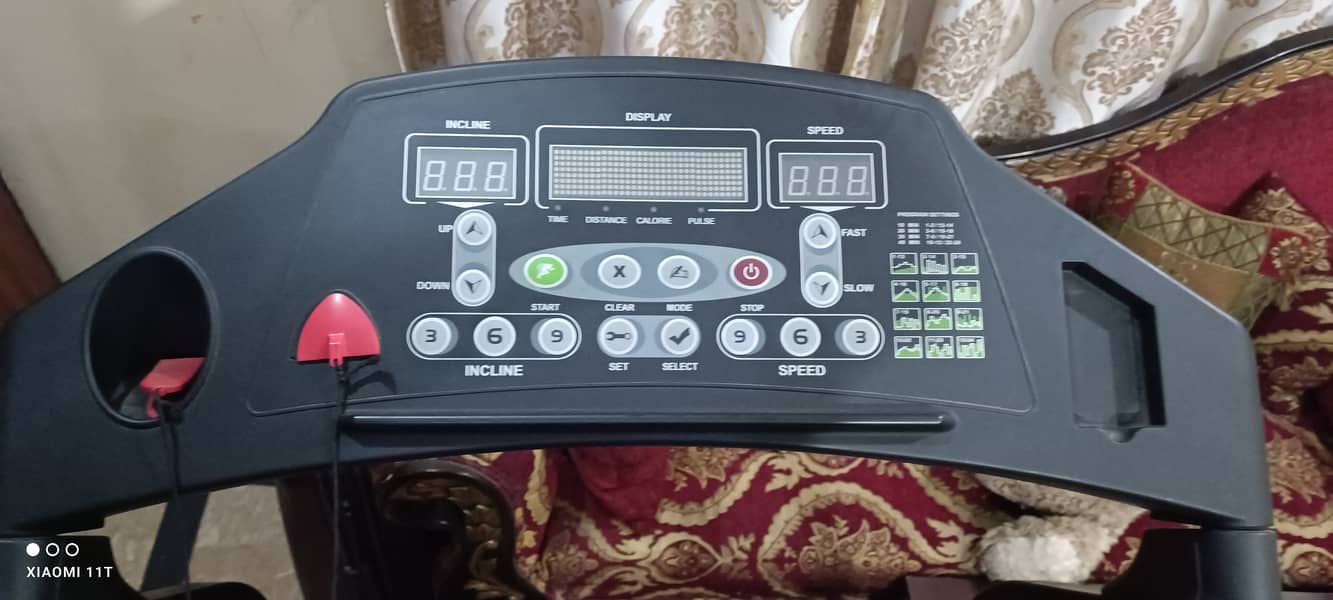 Treadmill/Running Machine/Jogging Machine neat & clean condition 0