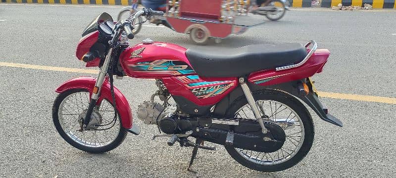 Honda CD 70 Dream 5