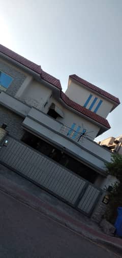 1 Kanal House for Rent 0