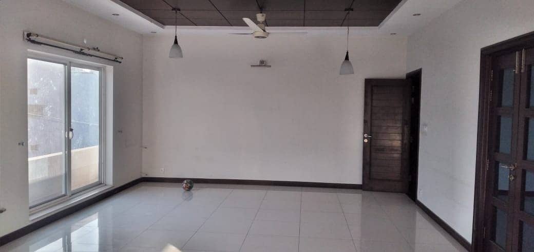 1 Kanal House for Rent 1