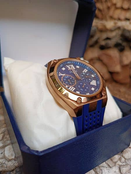 offering premium quality Guess watch 5