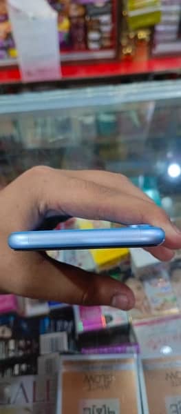iPhone xr 64gb 83 helth 10/10 condition 1