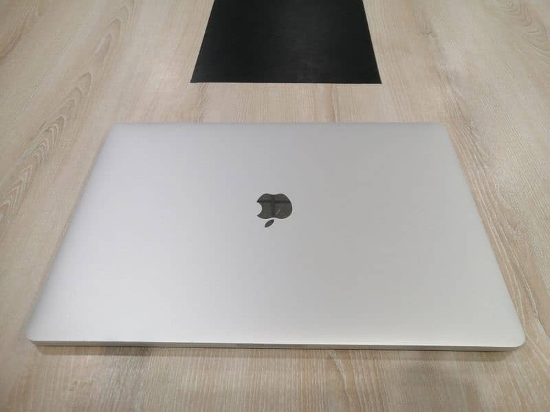 macbook pro 15 inch 2017 7