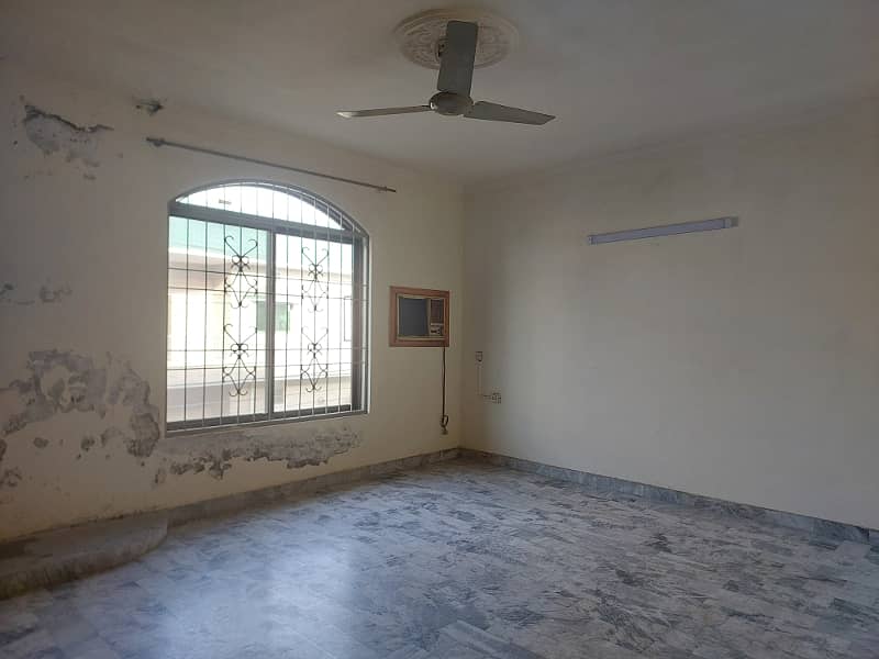 1 Kanal Corner Semi Commercial House For SALE In Johar Town Phase 2 Near To Emporium Mall 19