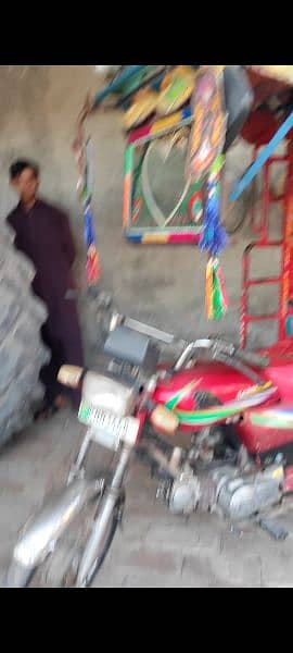 chingchi Raksha used 2015 model . bike ok . tyre 8/10 bady bore wale ki 1