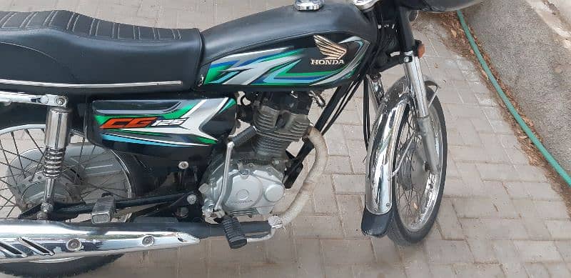 Honda 125 2023 model serial 30 for sale in 190,000, like new 5000km 2