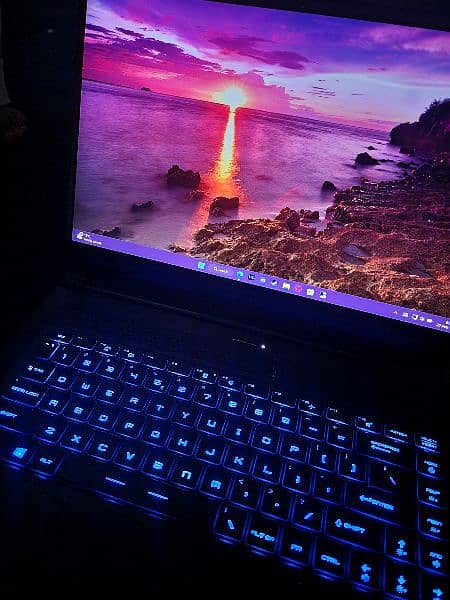 MSI GS65 STEALTH 9SG WITH MAX Q AND NVIDIA RTX 2080 8GB for sale!!! 17