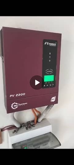 fourns pv 2200 1 years used + battery Ta2500