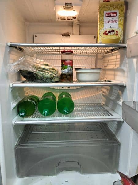 I am selling my Fridge,which has been kept in excellent condition 5