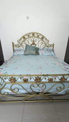 Heavy Duty King Sized Iron bed with Heavy Gauge