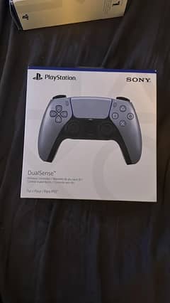 PS5 silver controller box pack