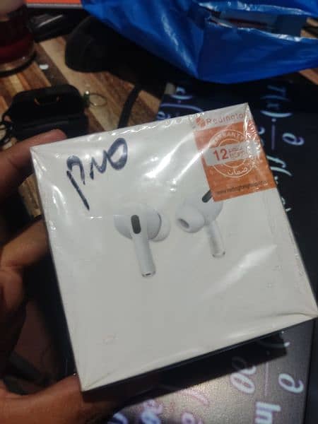 AirPods pro 2nd generation almost new 2