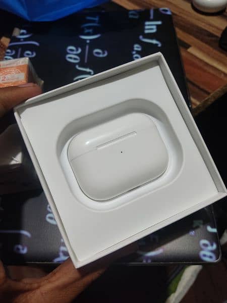 AirPods pro 2nd generation almost new 3