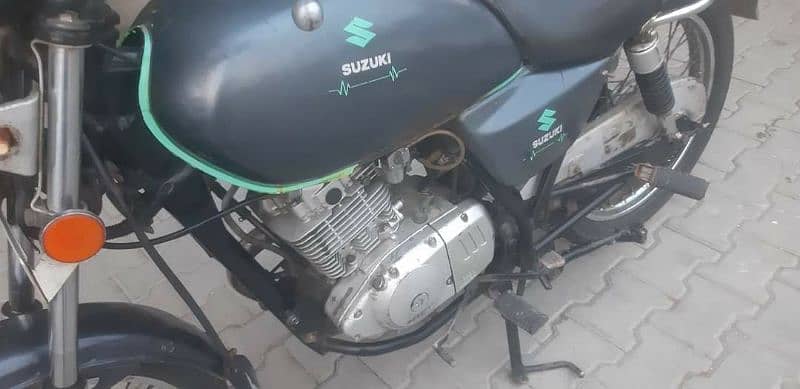 Suzuki GS 150cc 3