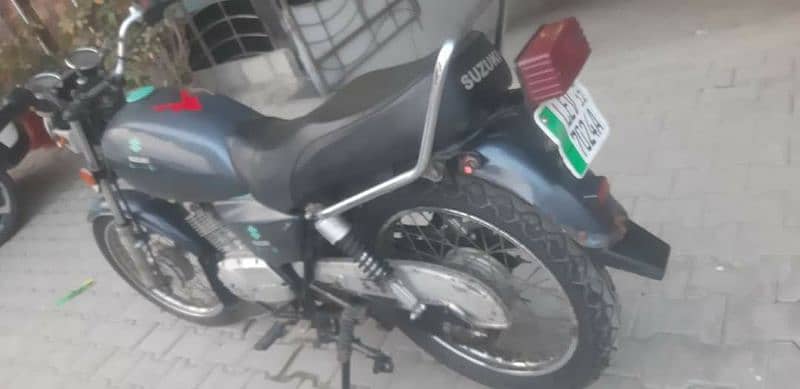 Suzuki GS 150cc 5