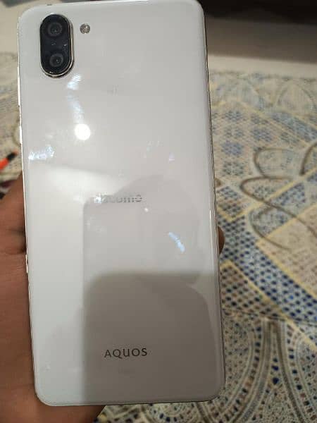 aquos r 3 all parts for sale only touch not working 1