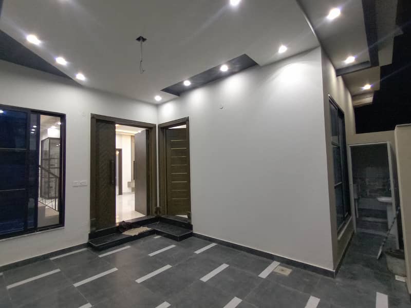 5 Marla Beautiful Brand New House - Eden Valley Faisalabad 12