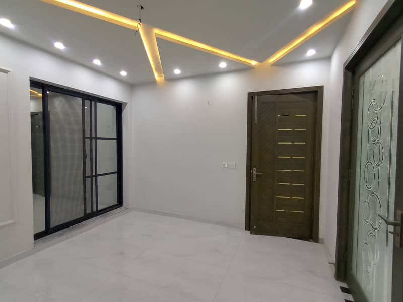 5 Marla Beautiful Brand New House - Eden Valley Faisalabad 14
