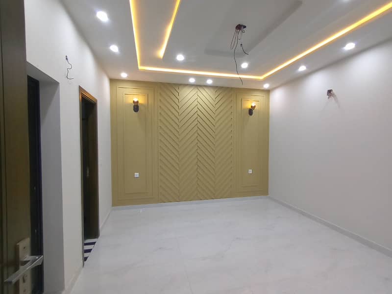 5 Marla Beautiful Brand New House - Eden Valley Faisalabad 21