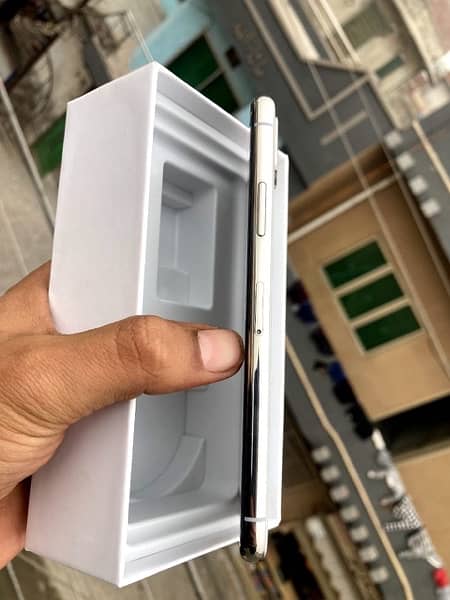 Apple iphone x 64gb pta approved with box 5