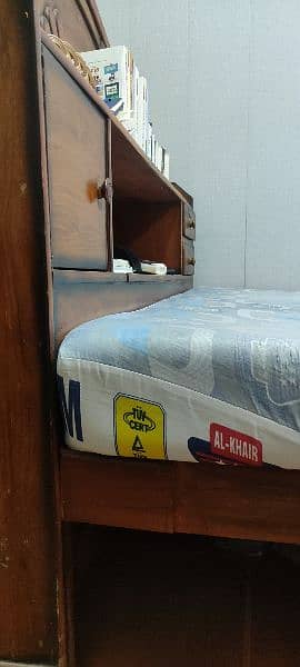 Queen Size bed + Top Quality Mattress (Used by 1 Adult, No Child) 2