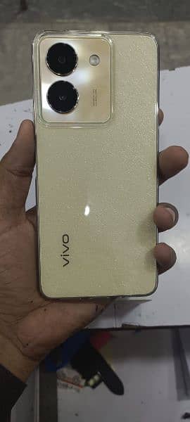 Vivo Y36 8\256 11 month warranty with original box and charger 2