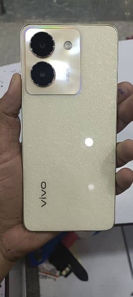 Vivo Y36 8\256 11 month warranty with original box and charger 3