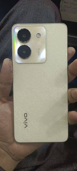 Vivo Y36 8\256 11 month warranty with original box and charger 4