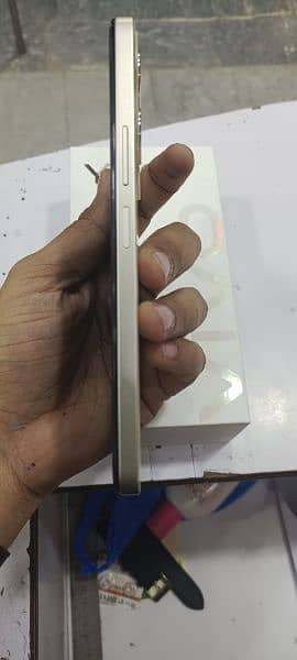 Vivo Y36 8\256 11 month warranty with original box and charger 6