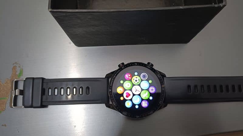 Advanced Calling Smartwatch YOLO FORTUNER 8X 3