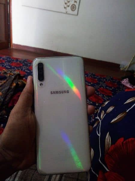 Samsung a70 6 128 gb 0