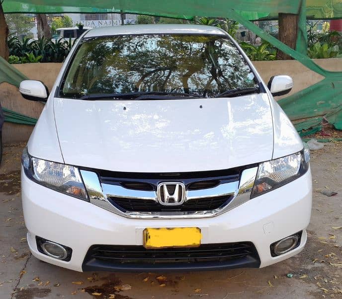 Honda City white color like brand new condition only 4700km done 0