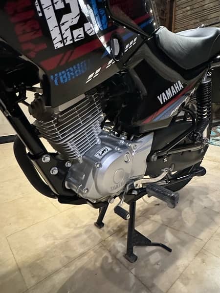 YAMAHA YBR 125G 8