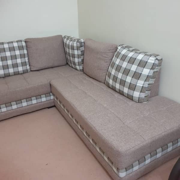 sofa set in excellent condition 2
