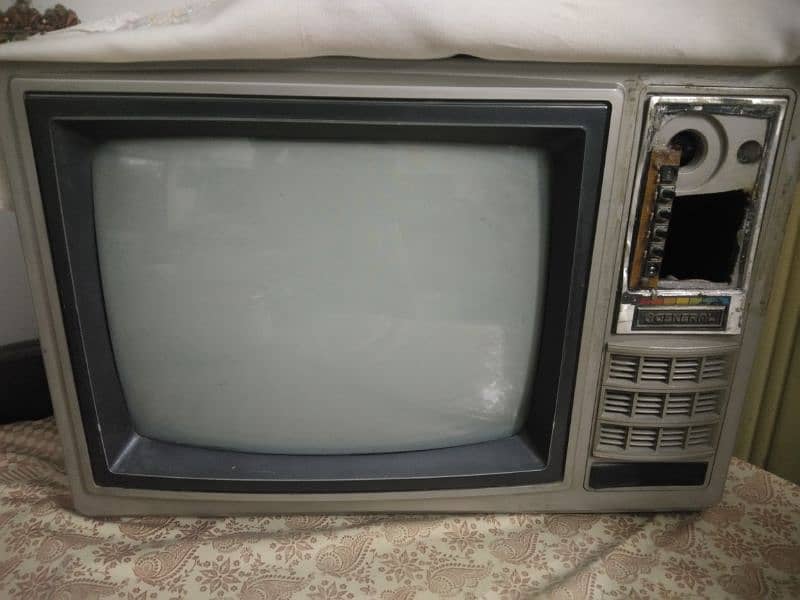 old TV for sale 1