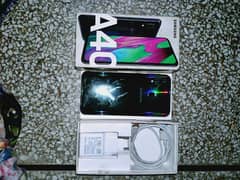 Samsung A40 Officaly Pta approved h varient 4/64 h sath full box hai 0