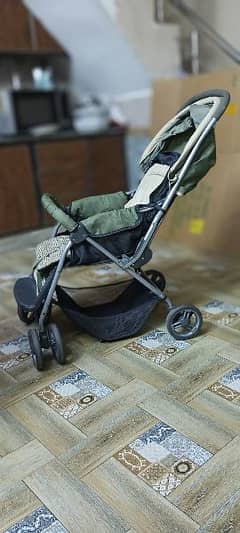 Italian Pram 20k/Baby pram/stroller/Carry Cot/Baby Swing 12k for sale
