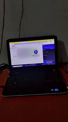 Laptoop 10 by 10 condition 3rd jenration corw i5