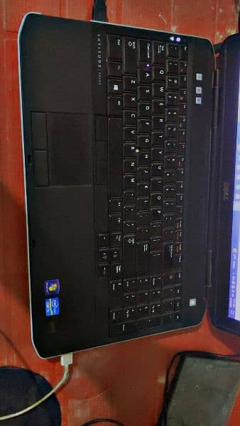 Laptoop 10 by 10 condition 3rd jenration corw i5 1