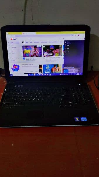 Laptoop 10 by 10 condition 3rd jenration corw i5 3