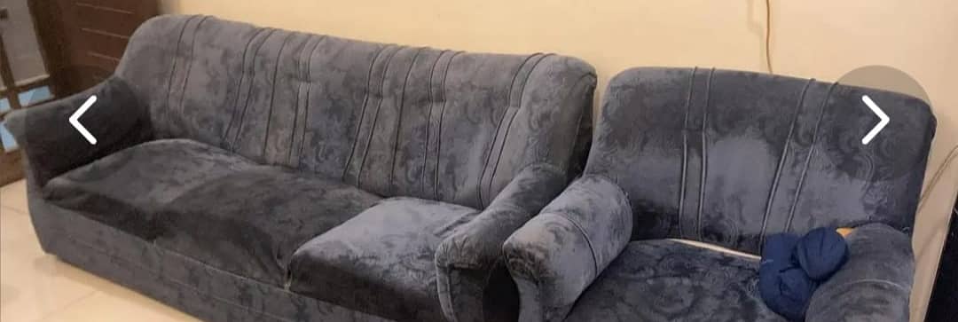 Sofa with free covers 0
