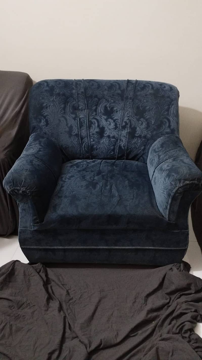 Sofa with free covers 1