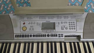 Yamaha Piano PSR-450 Used.